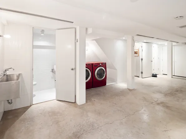 439 West 21st Street image 5 of 12