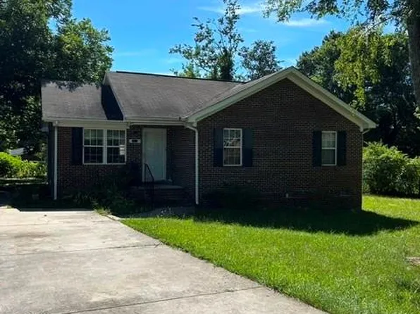 3216 Wellingford Dr, High Point, NC 27265