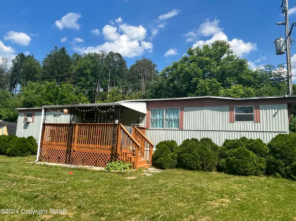 132 Sparrow Ln, East Stroudsburg, PA 18301