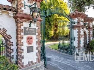 1110 Fairway Dr, Bakersfield, CA 93309