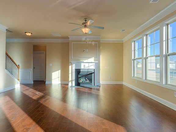 4th image of 88 W Calvert Ct