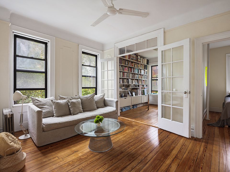 1st image of 224 E 11th St APT 14