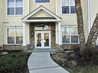 382 Saint Andrews Pl, Englishtown, NJ 07726