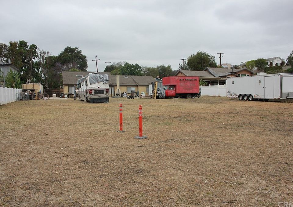2nd image of 4250 Avocado Ave