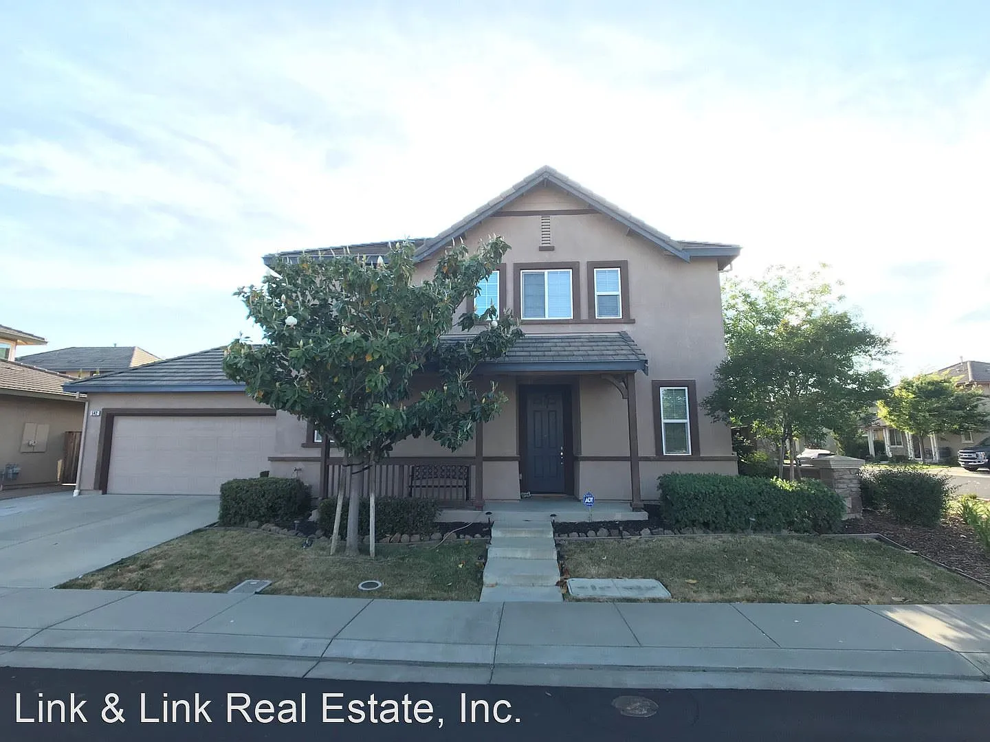542 Vega Way photo 1