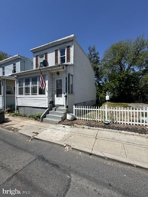 1st image of 135 Westminster St