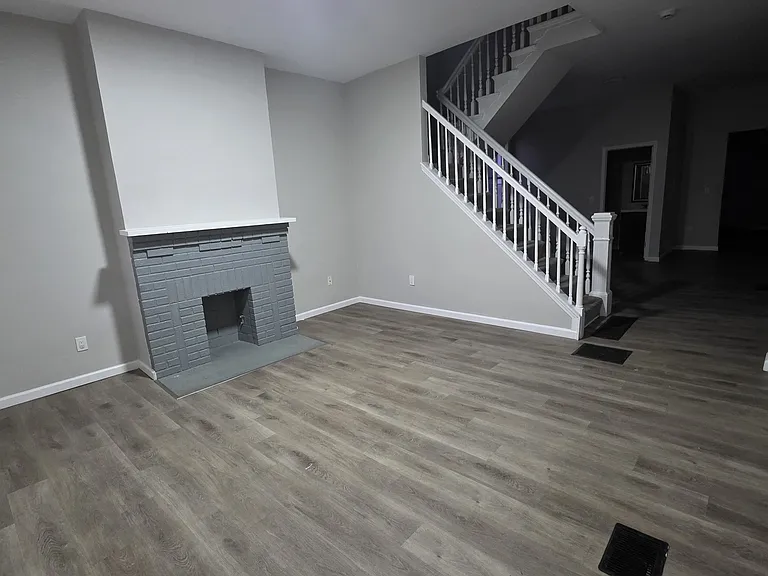 1128 Mansion Ave — Photo 6
