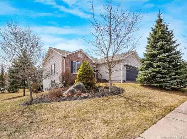 7 Wyngate Dr, Fredericton, NB E3A 9X8