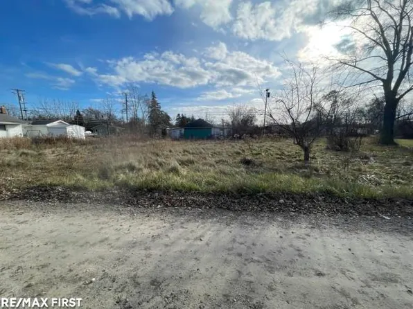 7240 Wisteria Rd, Lexington, MI 48450