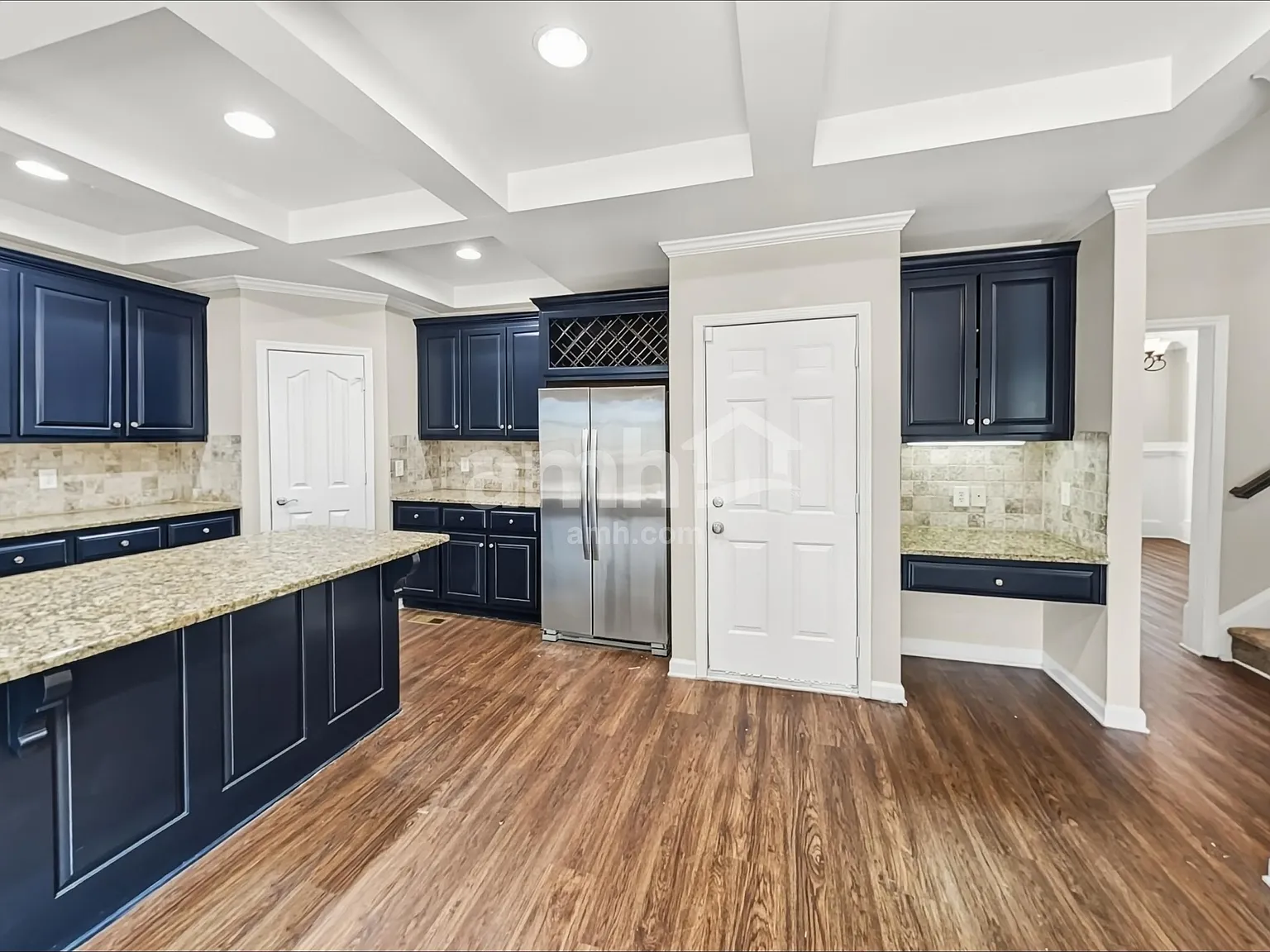 5 bed, 4.0 bath, 3239 sqft, $3,055 — Photo 3