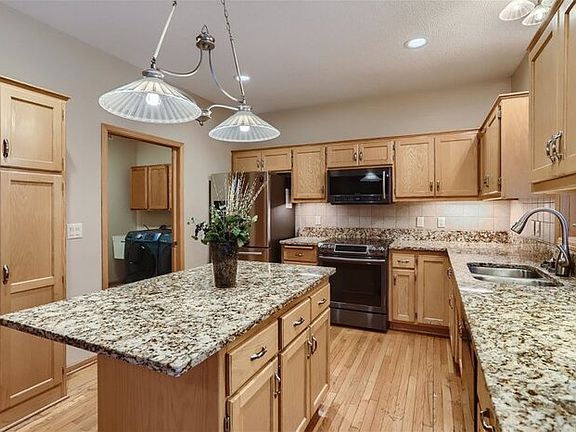 3rd image of 5024 Marigold Ave N