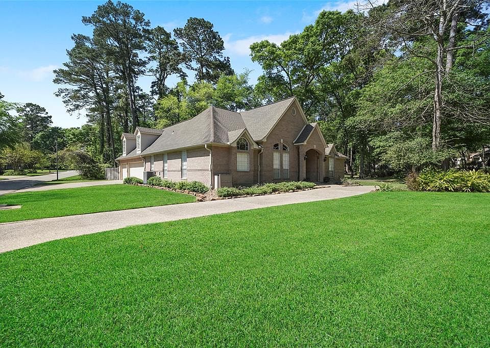 1st image of 102 Park Cir