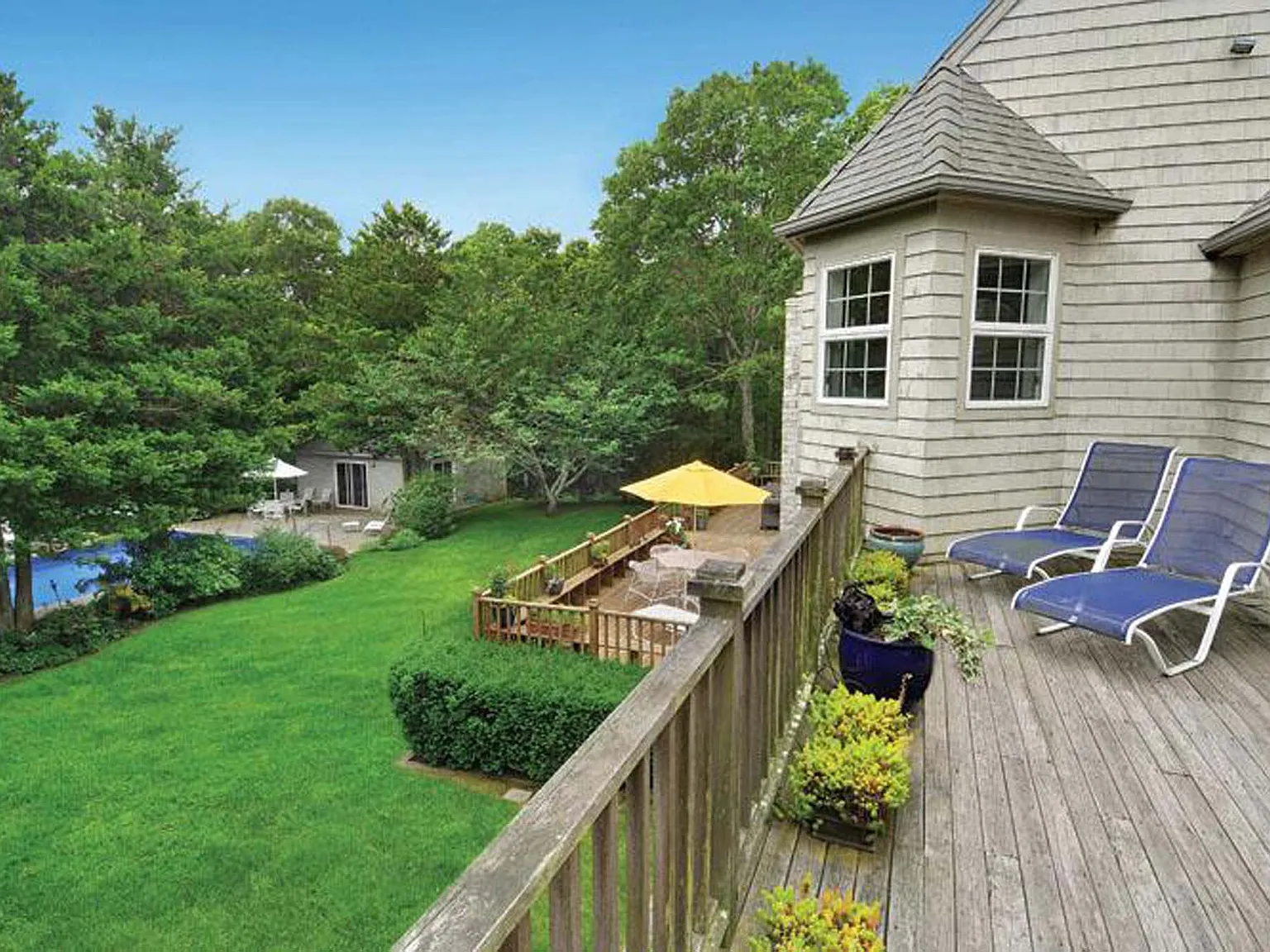 Privacy Close to East Hampton Village — Photo 3