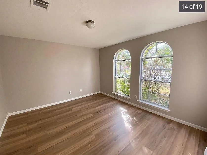 3 bed, 2.0 bath, 1824 sqft, $2,099 — Photo 4