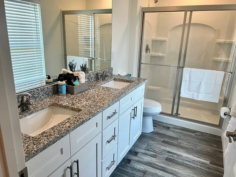 2510 NE 19th Pl — Photo 19