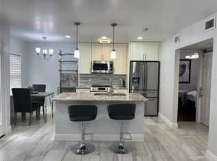 1742 8th St, Sarasota, FL 34236