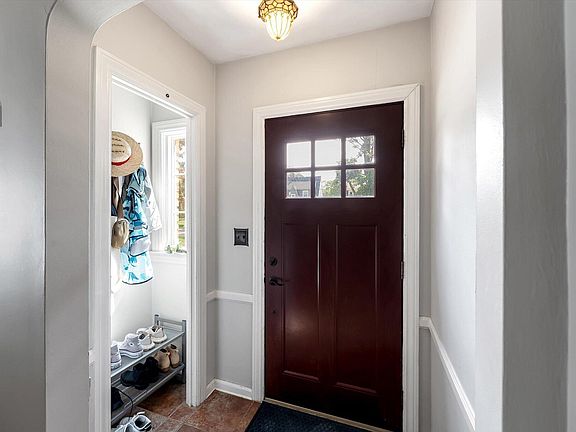 5th image of 2219 College Ave SE
