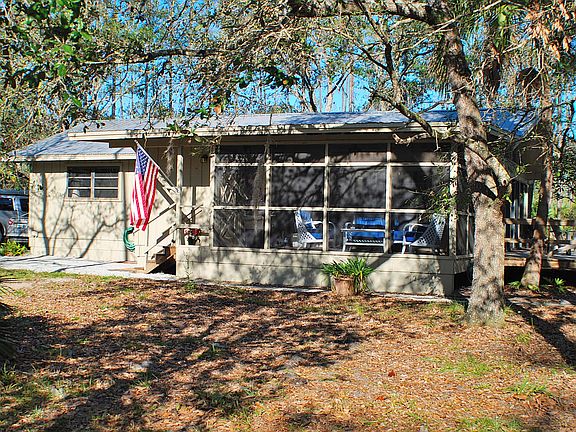 Screened porch & deck 