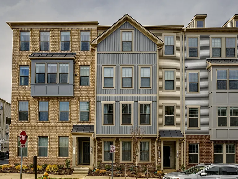 203A Park Central Ter — Photo 1
