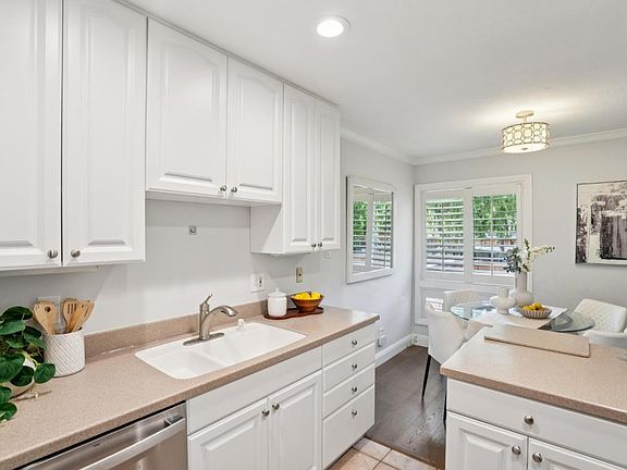5th image of 3033 Los Prados St APT 229