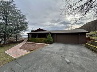 1337 Sterling Dr, The Dalles, OR 97058