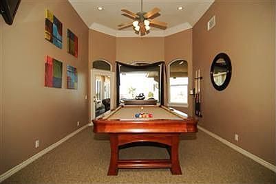 Billiard room/Living Room