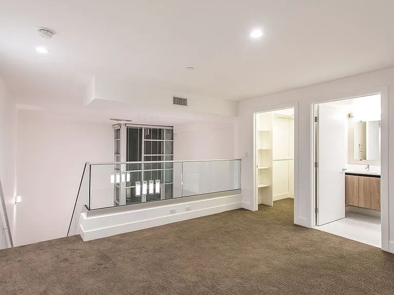 La Brea Regency LLC — Photo 10