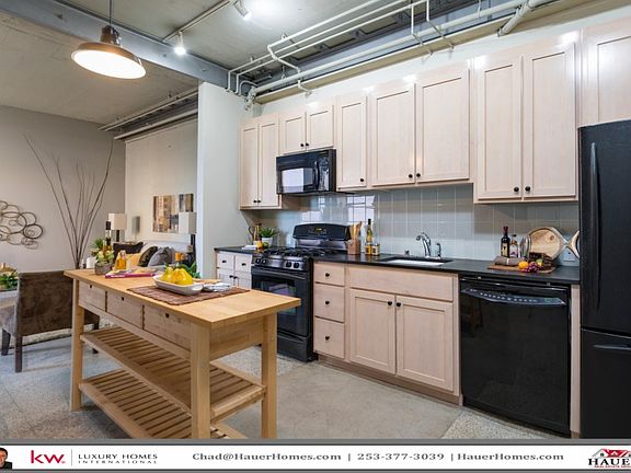 4th image of 744 Market St Unit 305