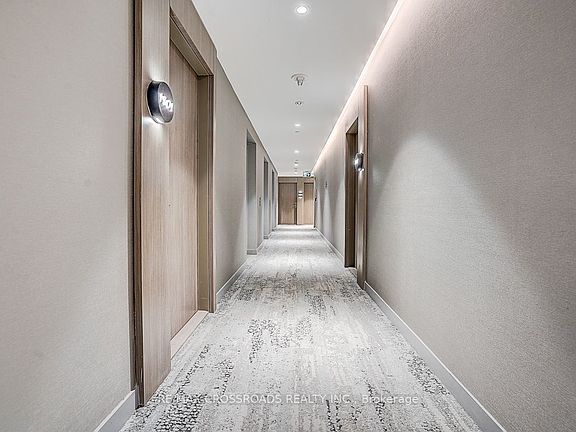 4th image of 161 Roehampton Ave #1802