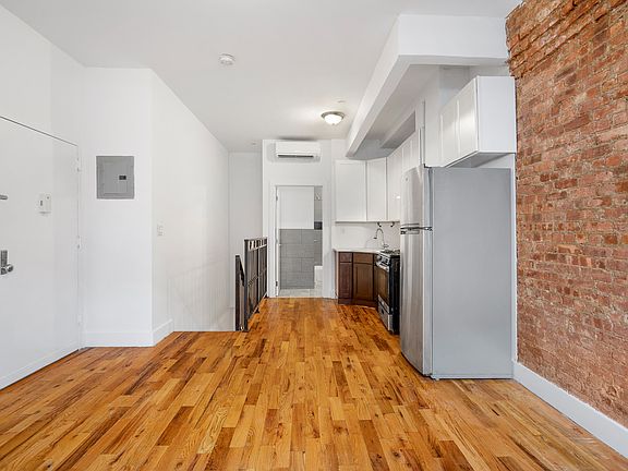 2nd image of 476 Gates Ave #1F