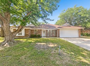 221 Dodge Trl, Keller, TX 76248