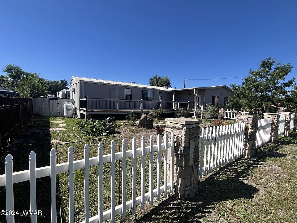 1st image of 137 W 1st Ave