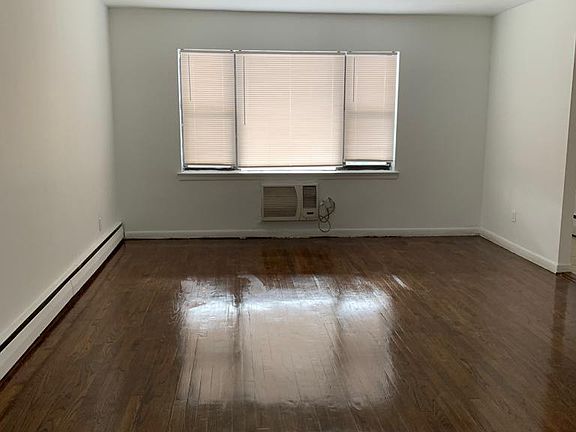2nd image of 14417 27th Ave Floor 1