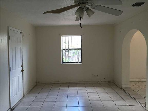 3rd image of 16266 NE 10th Ave