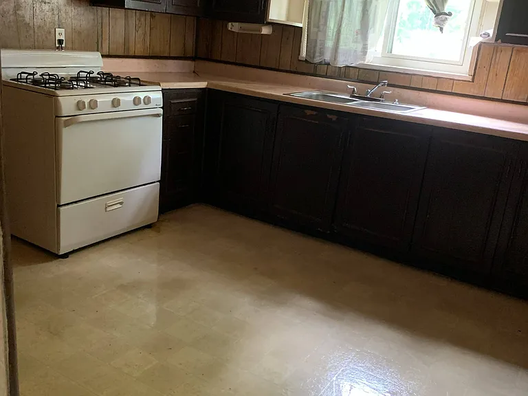 10249 Earl Dr — Photo 4
