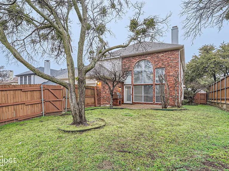 1105 Shores Blvd — Photo 27