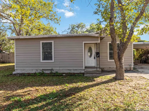 411 Bismark, Seguin, TX 78155