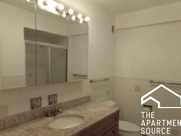 8644 Skokie Blvd #302 — Photo 5