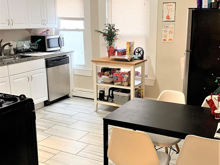 158 Otis St #1 — Photo 1