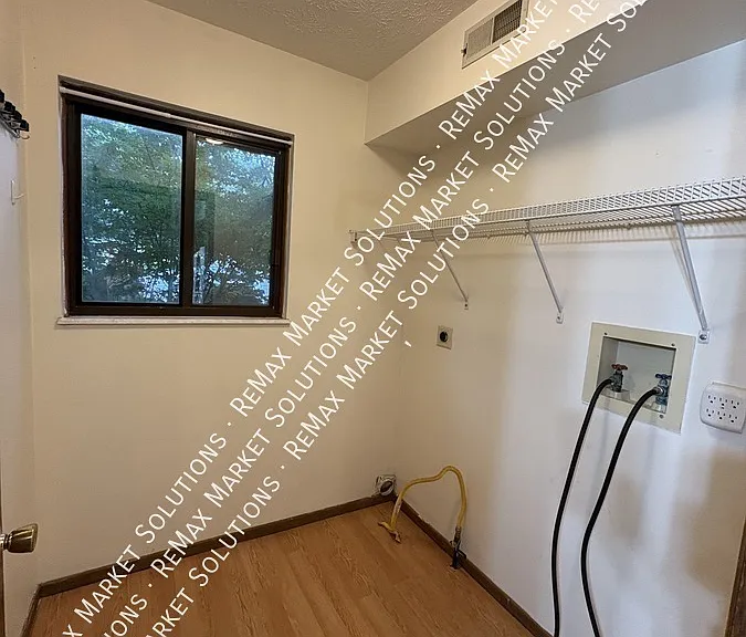 4314 S Main St — Photo 7