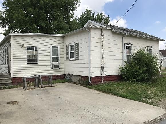 2nd image of 203 S Linden St