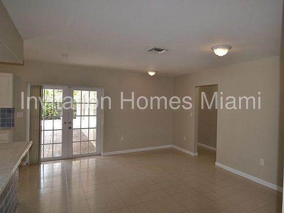 3rd image of 11610 Canal Dr