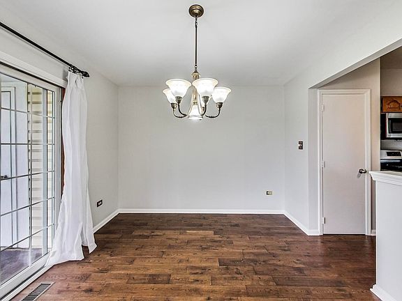 4th image of 10083 Cambridge Dr #F