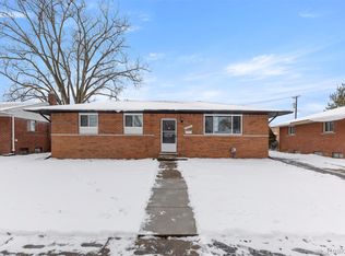 15345 Bainbridge St, Livonia, MI 48154