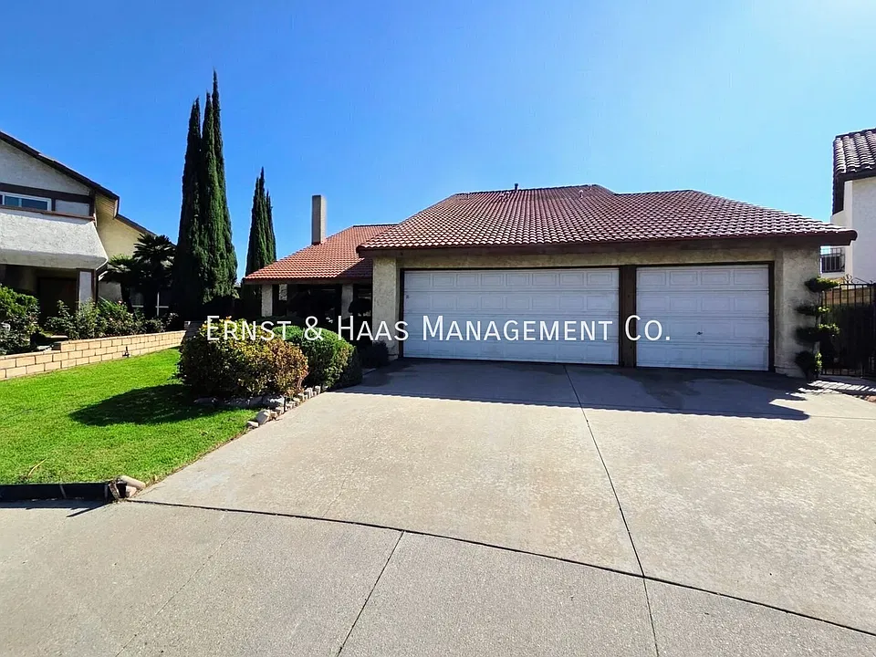 1403 Loma Rd