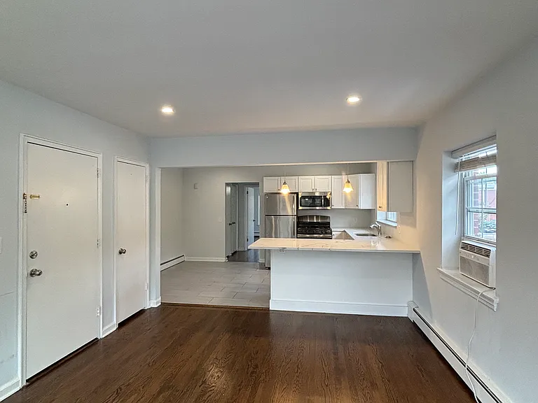 529 Bloomfield Ave #5 — Photo 3