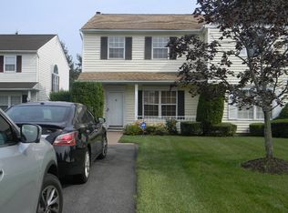 2 Doe Path, Coram, NY 11727
