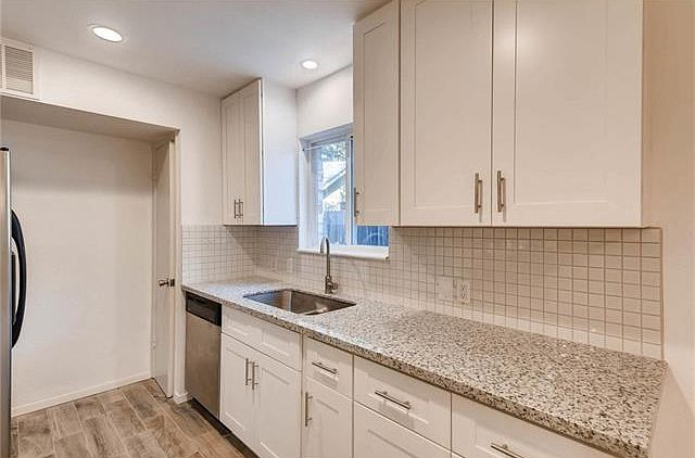 1st image of 814 Sahara Ave #A