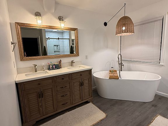 4th image of 169 Cathy Ln NE