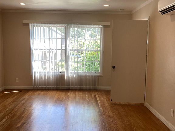 3rd image of 2233 N St